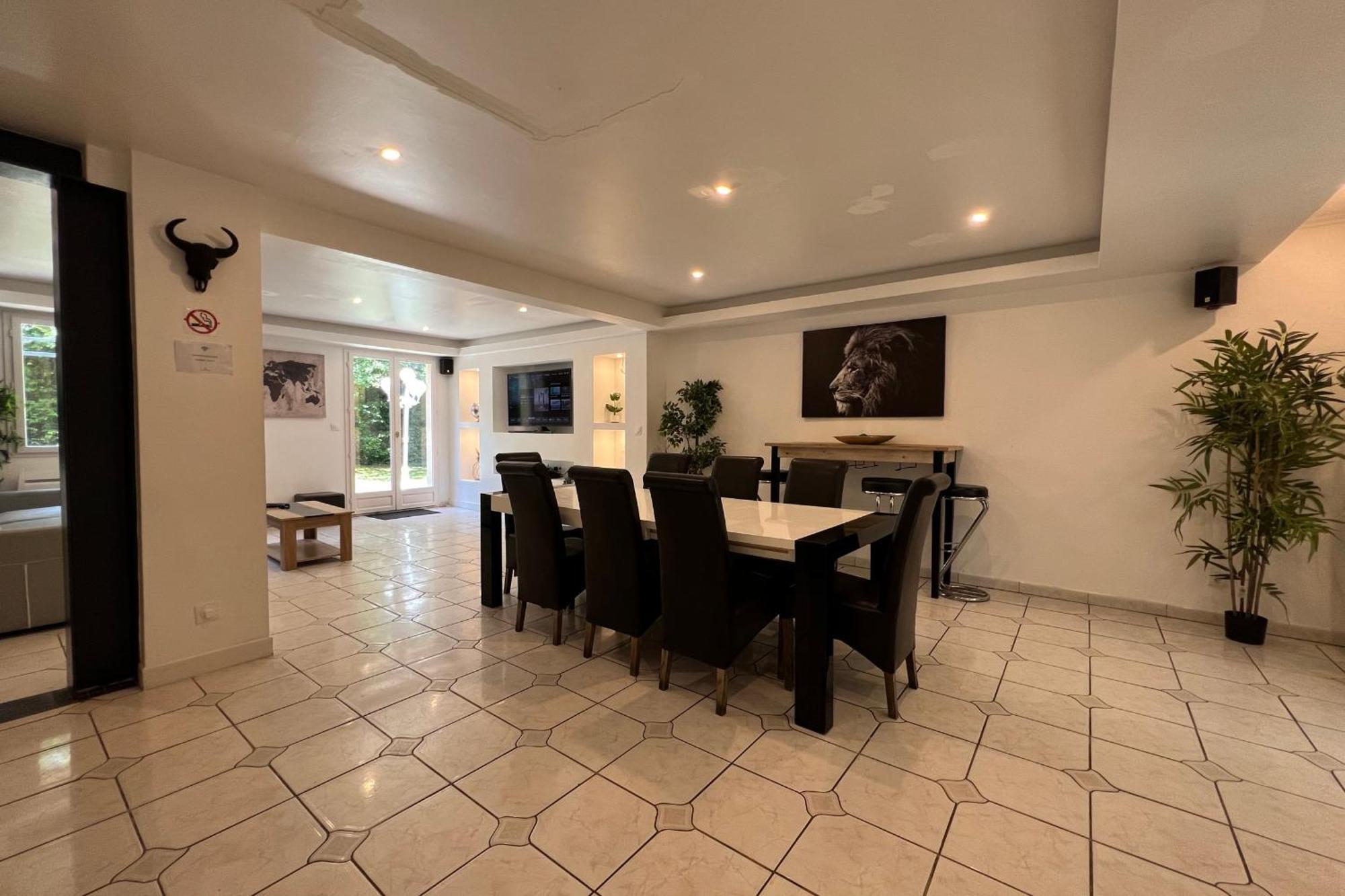 Clos Des Chenes Villa *